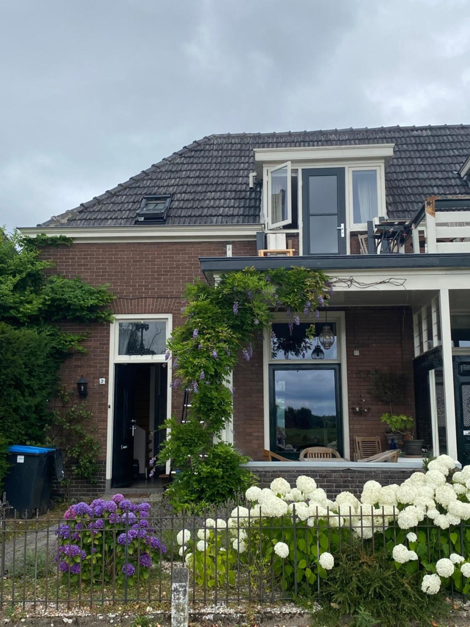 Huis Met De Leeuwenkoppen Dieren Εξωτερικό φωτογραφία